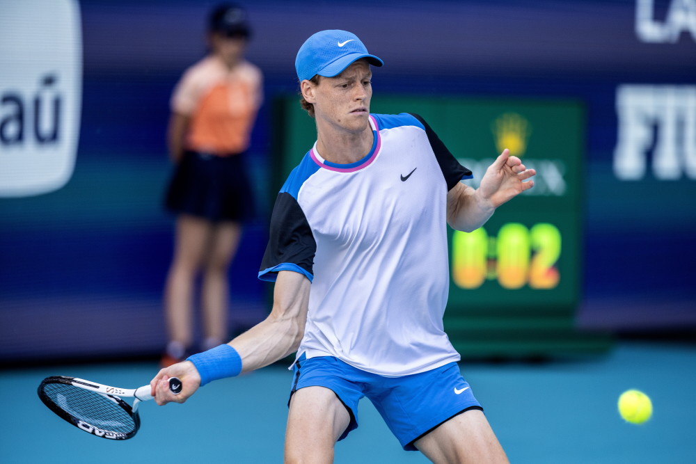 的不爱踢球 的不爱踢球